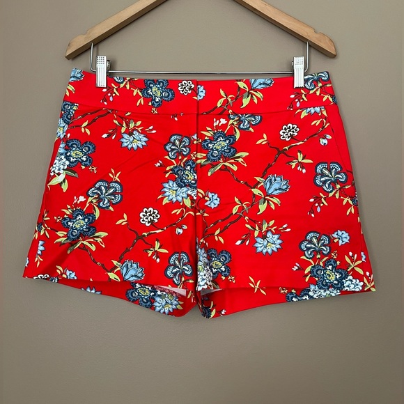 LOFT Pants - {LOFT} The Riviera Floral Short in Red - Womens 4
